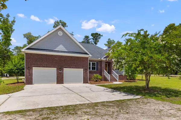 Summerville, SC 29486,529 Southern Acres Ln