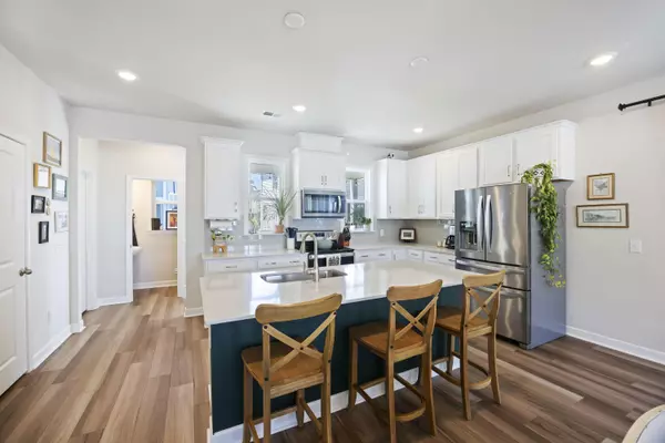 210 Winding River Dr, Johns Island, SC 29455