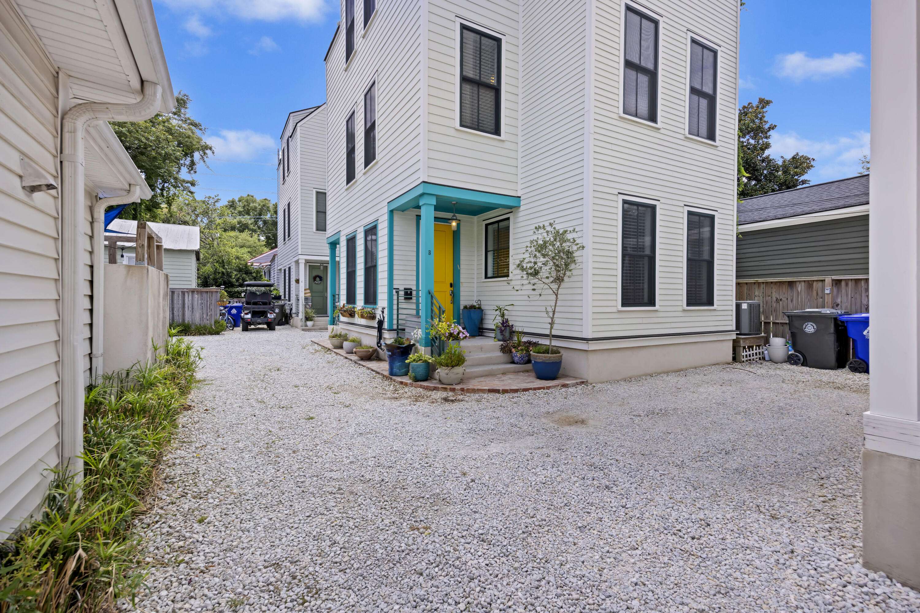 Charleston, SC 29403,3 1/2 Maranda Holmes St