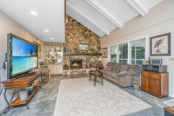 Hanahan, SC 29410,5809 Windsor Ct