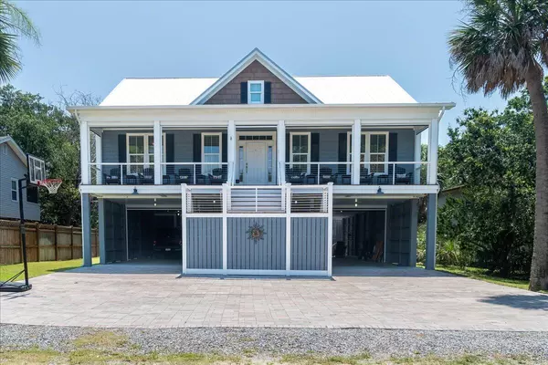 2907 White Cap St, Edisto Island, SC 29438