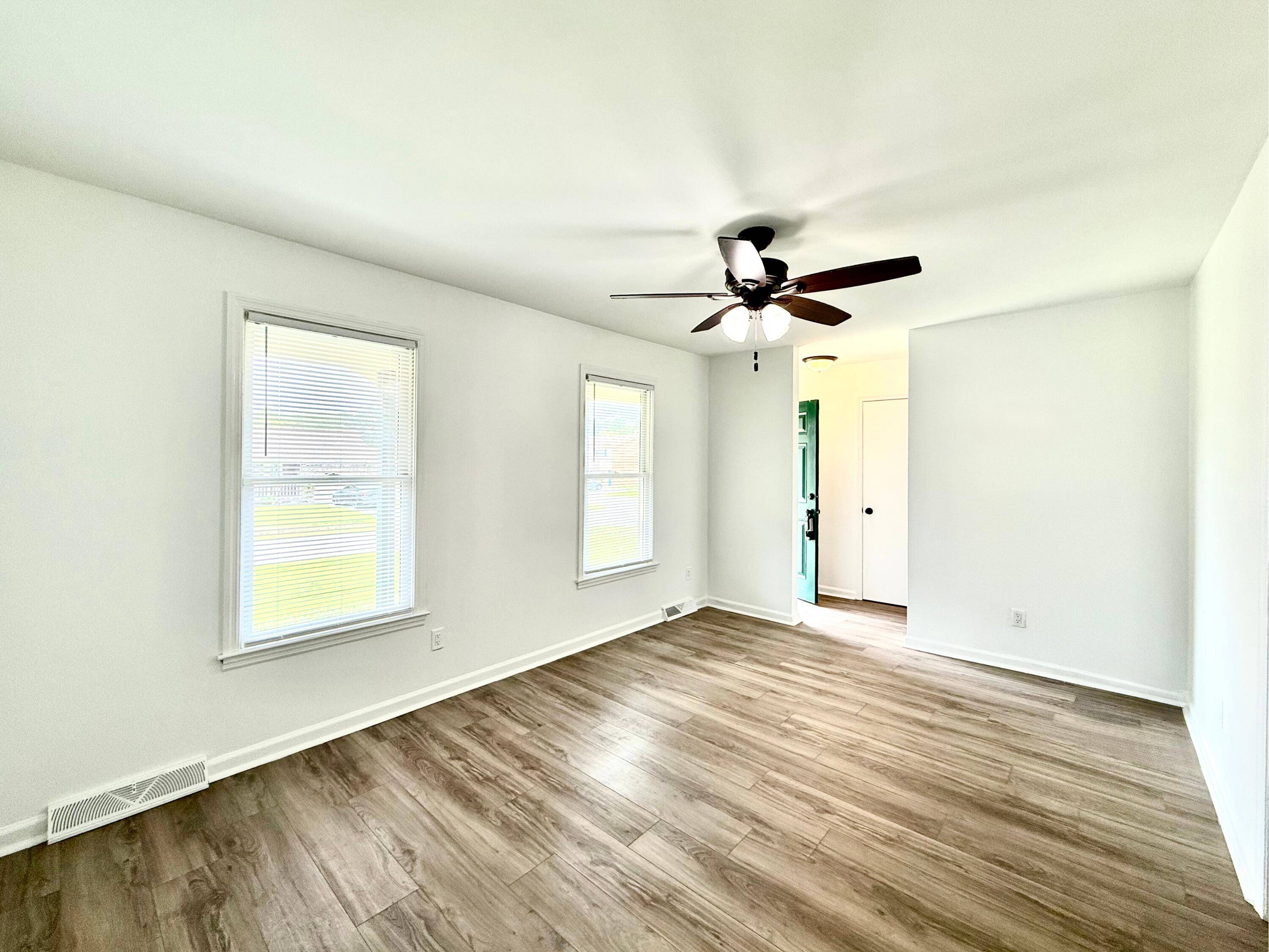 Ladson, SC 29456,121 Pinewood St