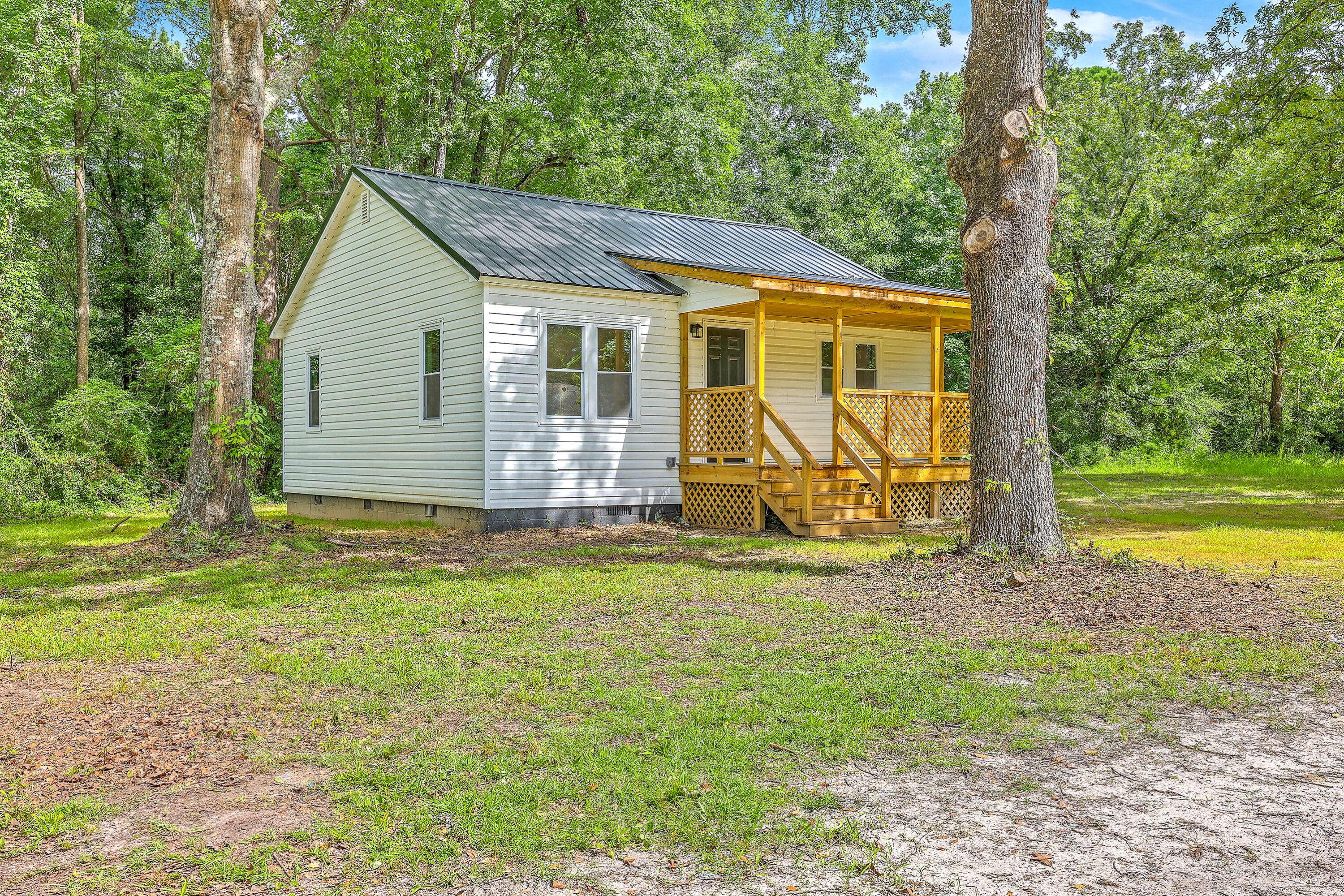 Andrews, SC 29510,413 S Magnolia Ave