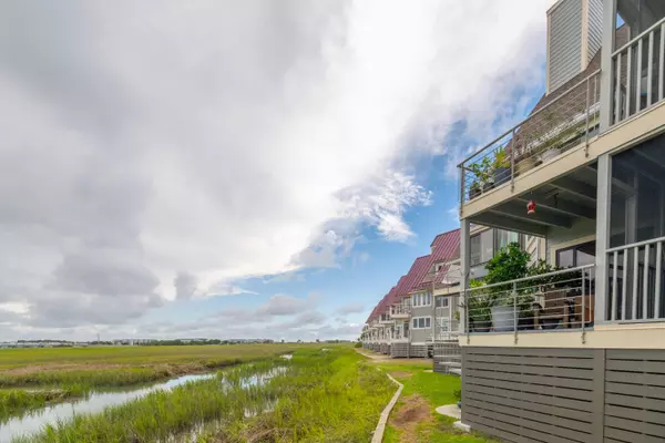 Folly Beach, SC 29439,233 Little Oak Dr