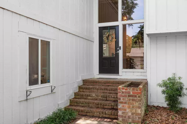 Summerville, SC 29485,103 Kings Ct