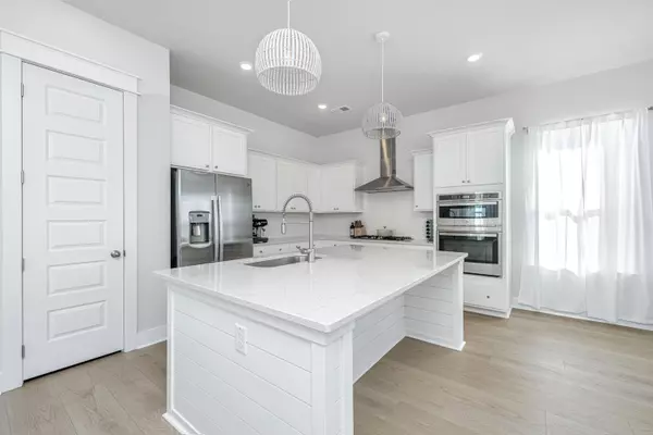 Summerville, SC 29486,225 Witherspoon St