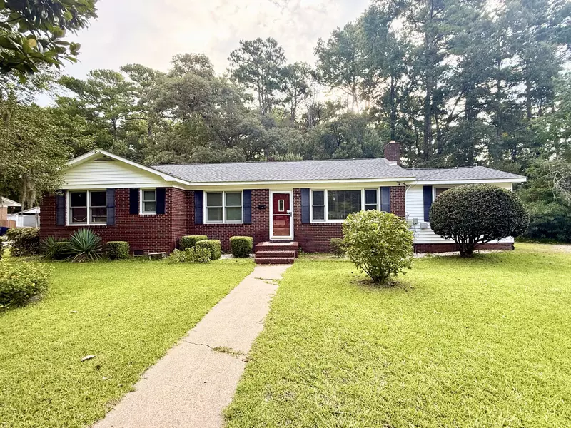 201 Center St, Walterboro, SC 29488