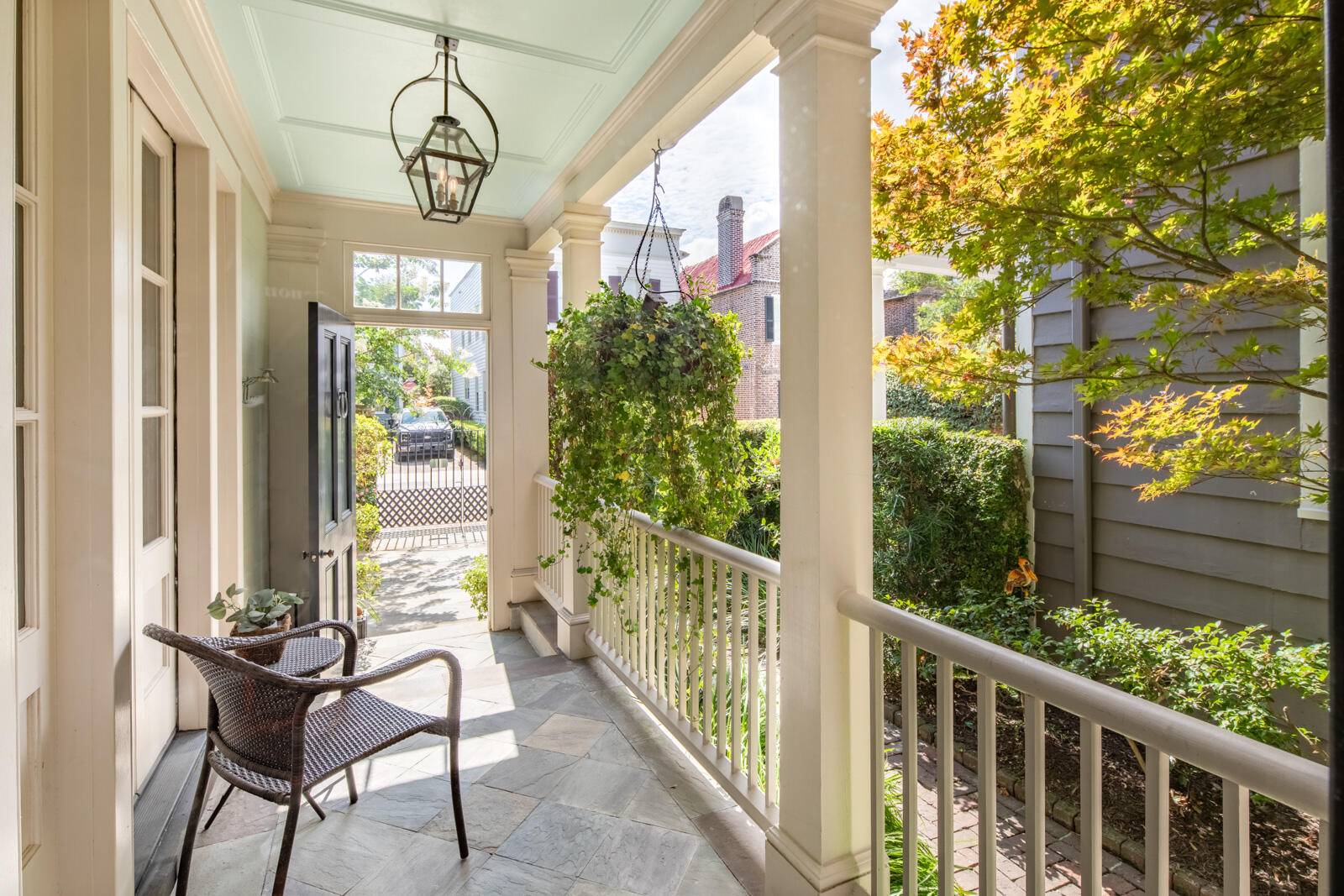 Charleston, SC 29401,101 King St