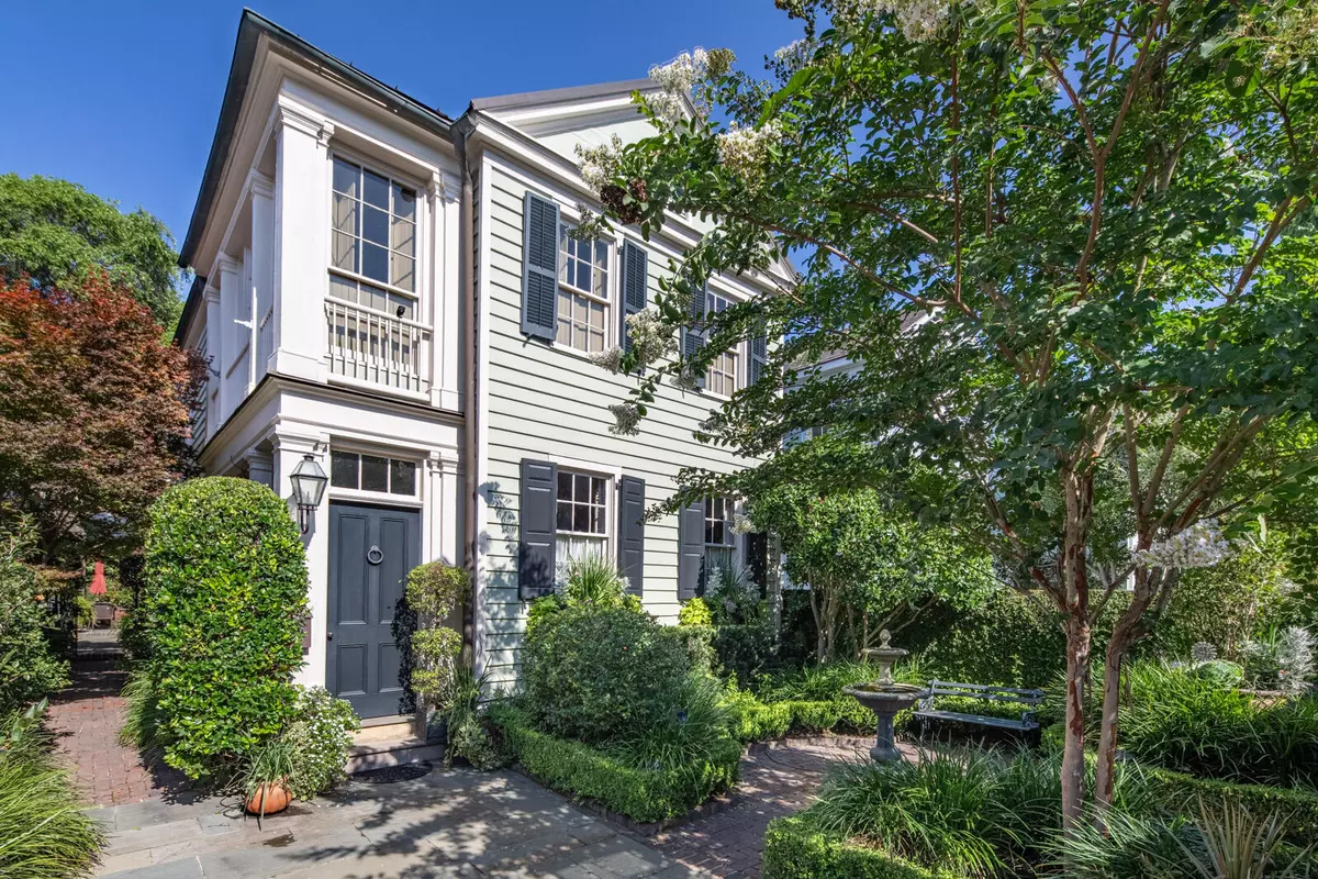 Charleston, SC 29401,101 King St