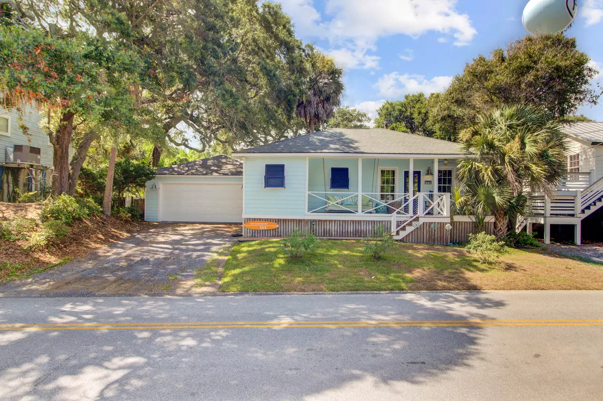 Folly Beach, SC 29439,504 E Cooper Ave