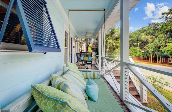 Folly Beach, SC 29439,504 E Cooper Ave