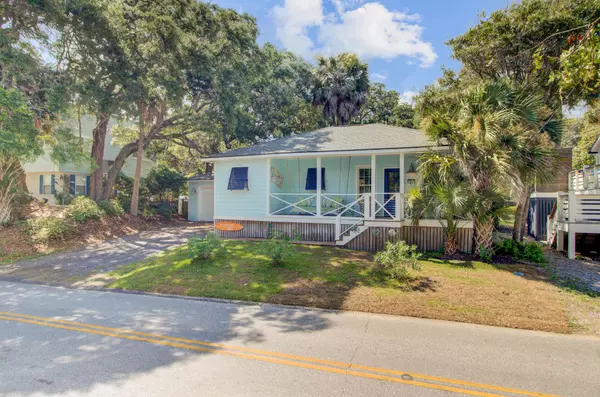 Folly Beach, SC 29439,504 E Cooper Ave