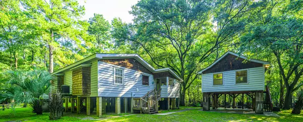 150 Franks Ln, Ridgeville, SC 29472