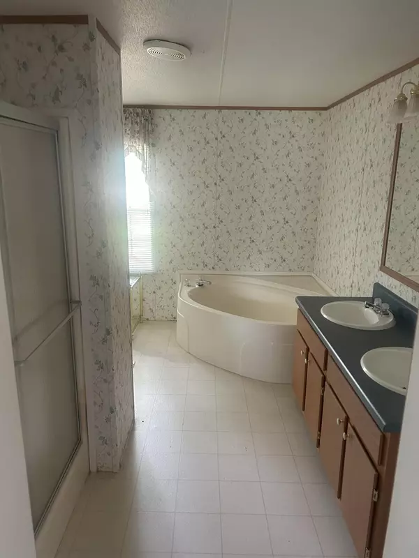 Prosperity, SC 29127,126 Rocky Pointe Rd