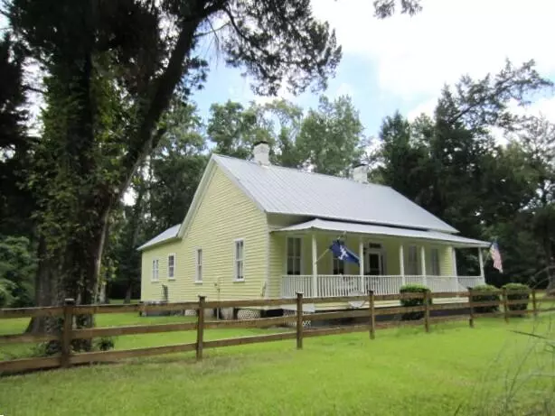 1730 French Santee Rd, Jamestown, SC 29453