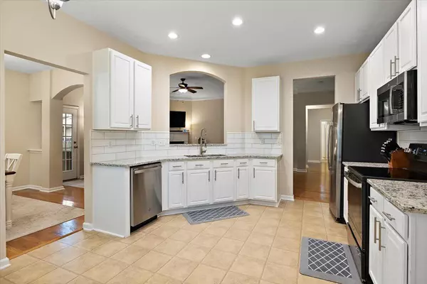 Hanahan, SC 29410,7481 Hawks Cir