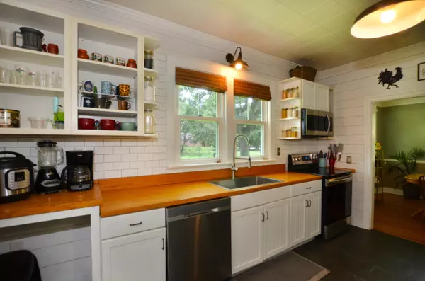 Mcclellanville, SC 29458,161 Liberty St