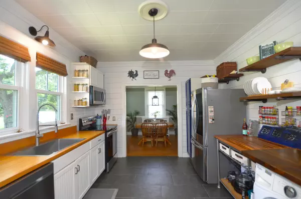 Mcclellanville, SC 29458,161 Liberty St