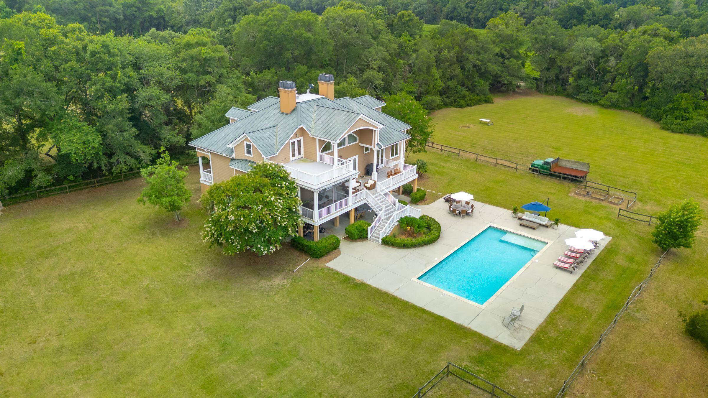 2470 American Classic Tea Ln, Wadmalaw Island, SC 29487