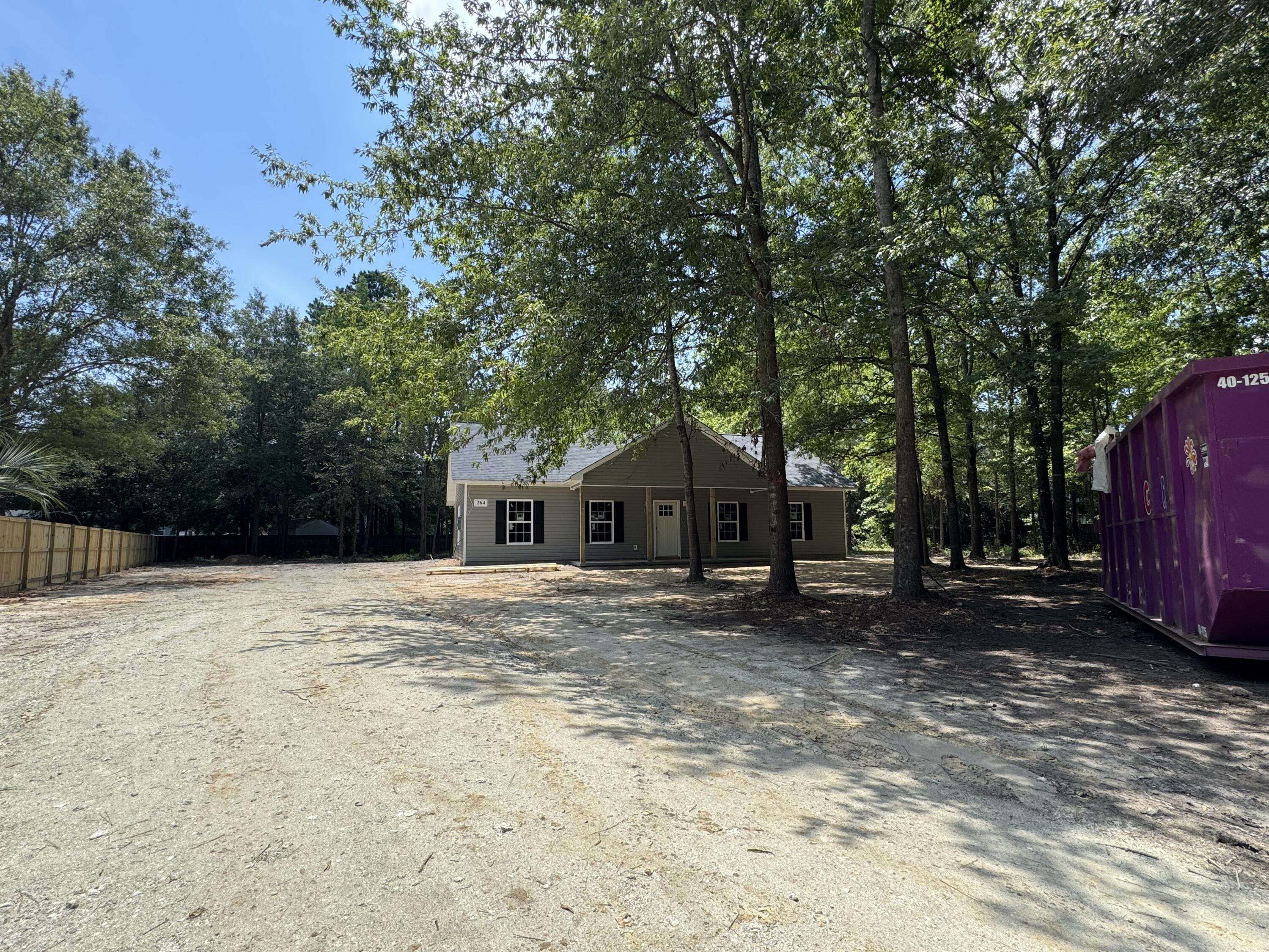 Summerville, SC 29483,264 Lake Dr