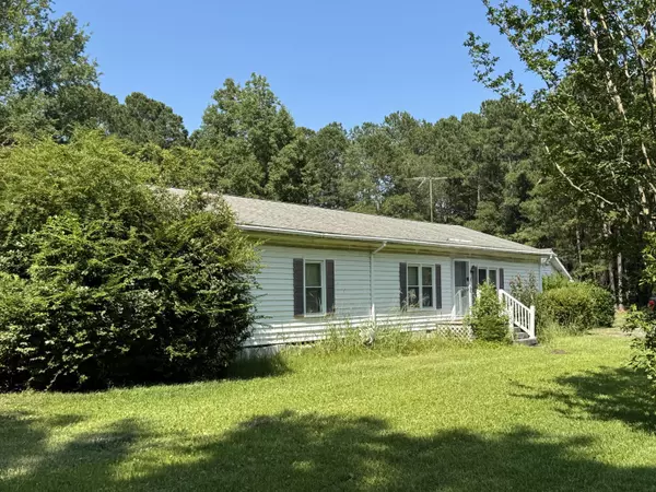 Ridgeville, SC 29472,1694 Fish Rd
