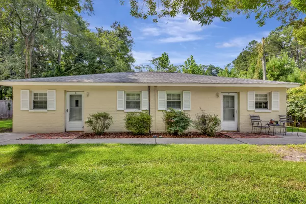 921 Simmons Ave #A & B, Summerville, SC 29483