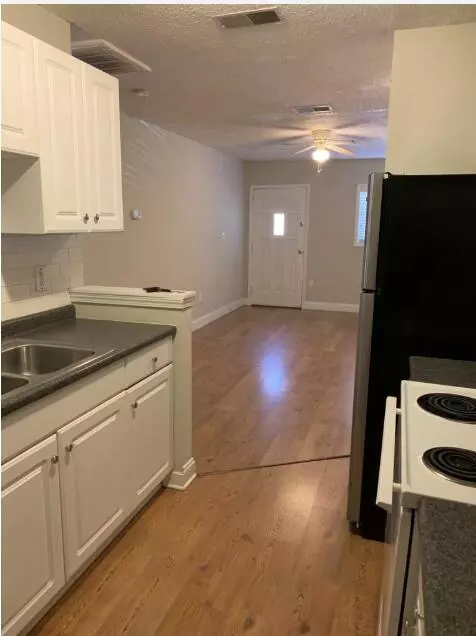 Summerville, SC 29483,921 Simmons Ave #A & B