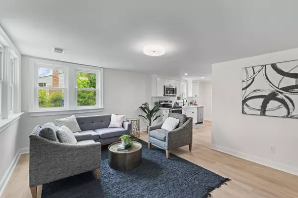 Charleston, SC 29407,924 Main St