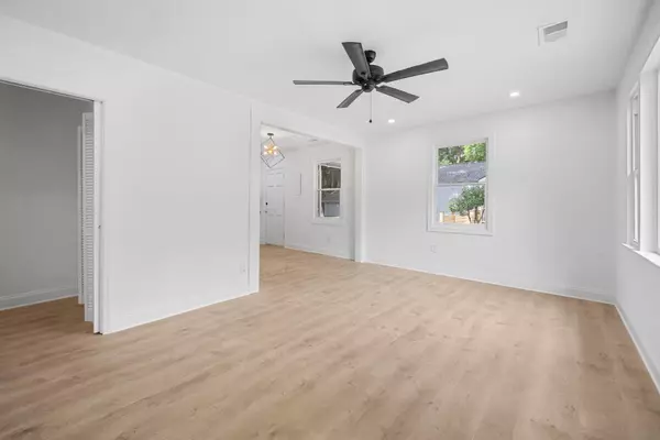 North Charleston, SC 29406,1343 S Lakeland Dr