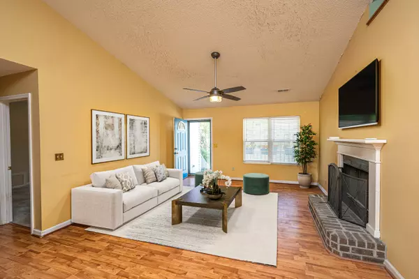 North Charleston, SC 29406,8667 Bentwood Dr