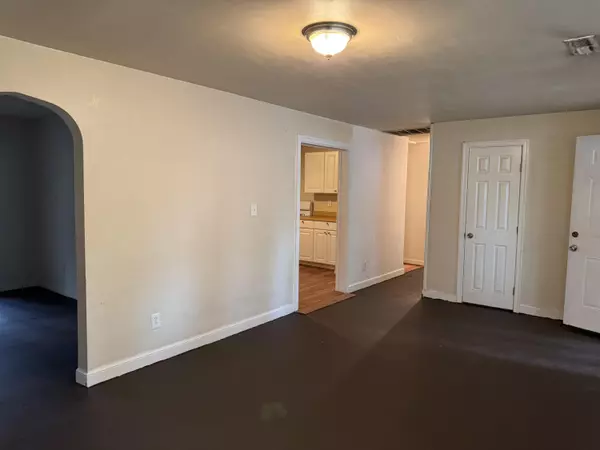 Hanahan, SC 29410,6019 Miami St