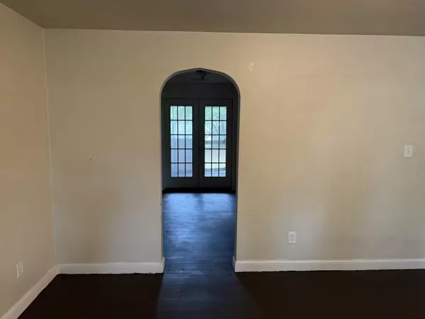 Hanahan, SC 29410,6019 Miami St