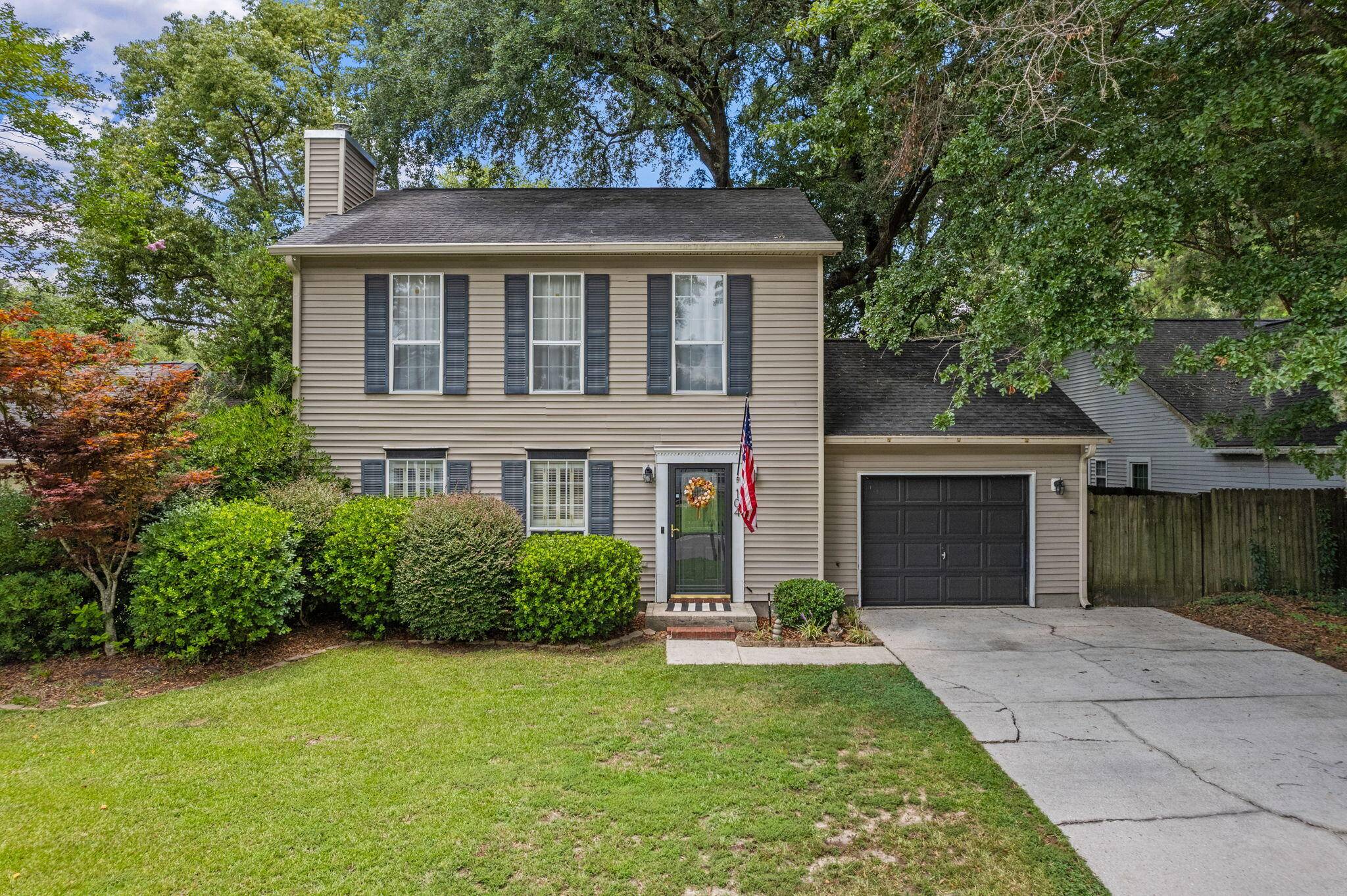 Summerville, SC 29485,104 Parish Parc Dr