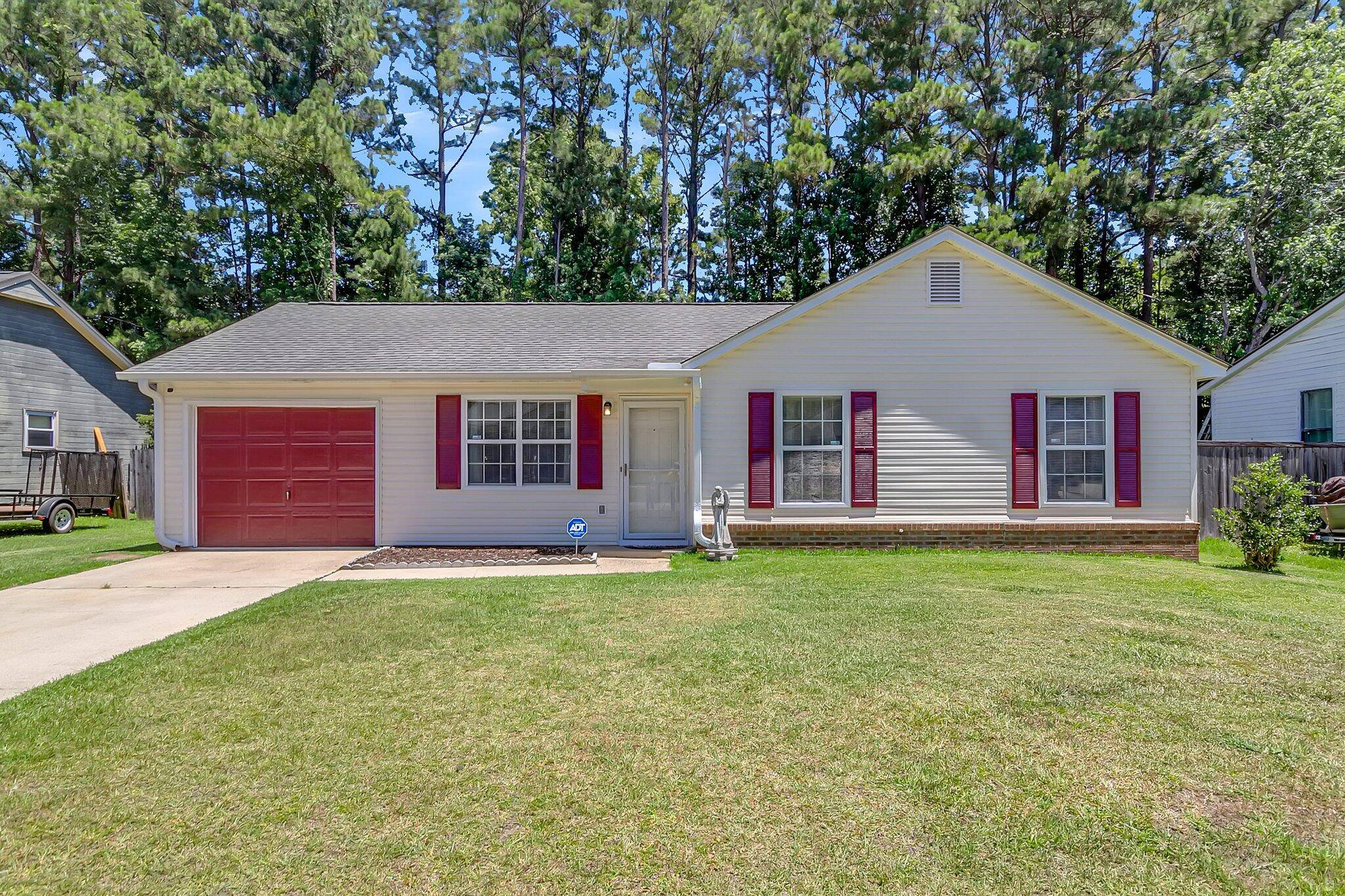 320 Winding Ln, Summerville, SC 29486