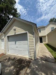 8666 Roanoke Dr, North Charleston, SC 29406