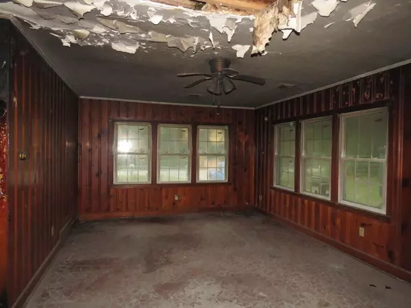 Bamberg, SC 29003,249 Smoak St