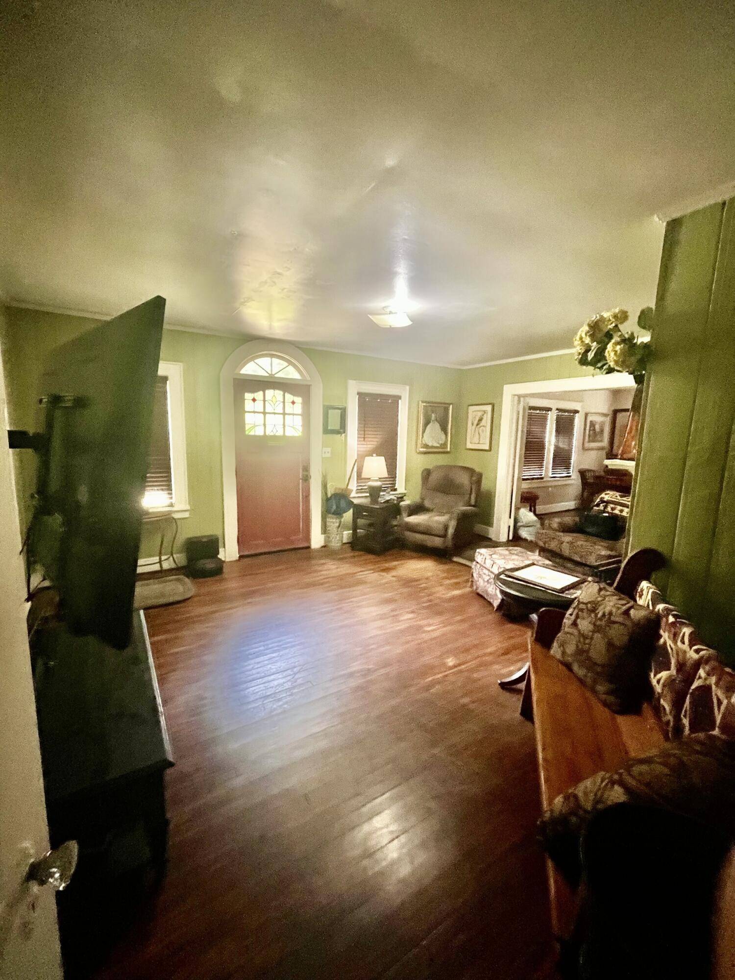 Walterboro, SC 29488,213 May St