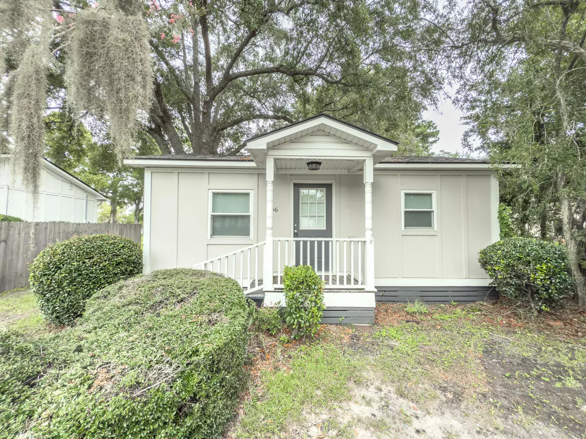 Summerville, SC 29483,106 N Magnolia St