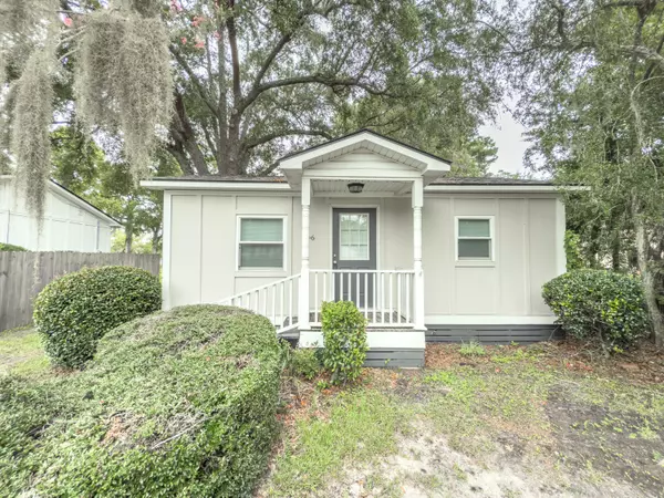 106 N Magnolia St, Summerville, SC 29483