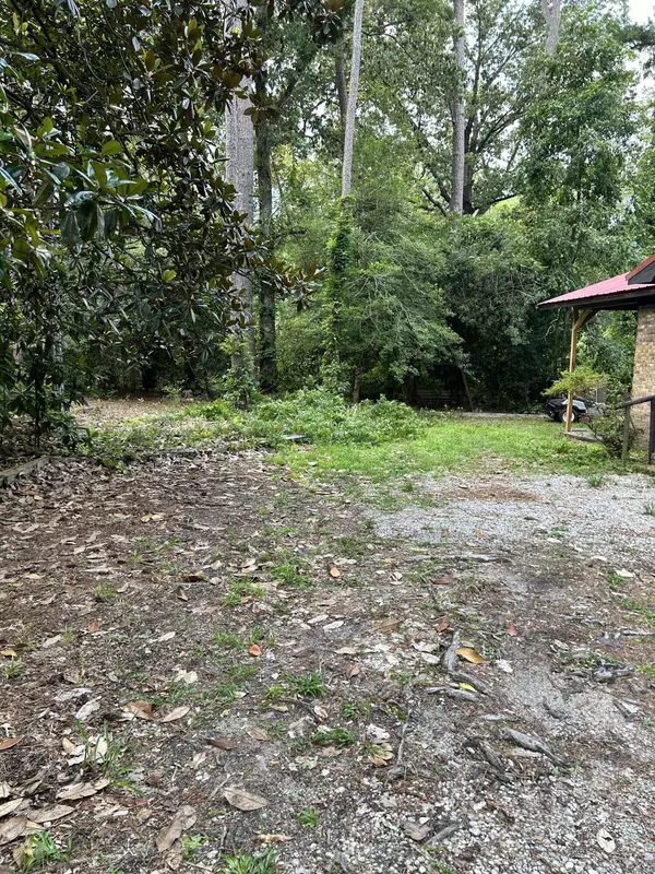 Walterboro, SC 29488,461 Smoak Rd