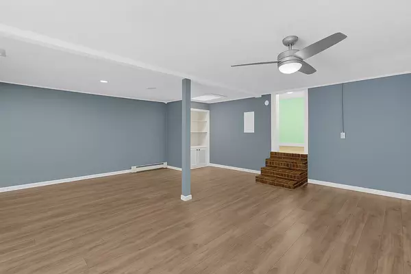 Summerville, SC 29483,215 Warington St