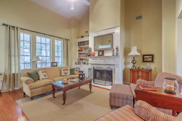 Summerville, SC 29485,2005 Carriage Way