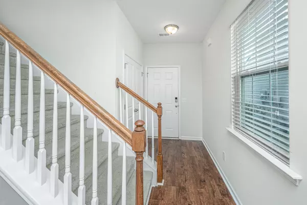 Summerville, SC 29486,828 Redbud Ln