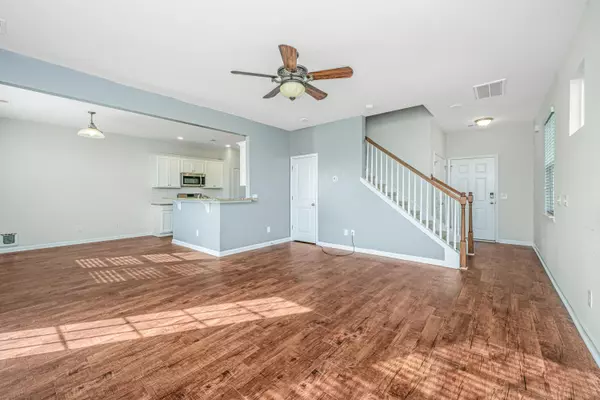 Summerville, SC 29486,828 Redbud Ln