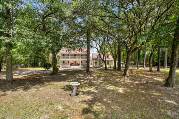 Summerville, SC 29483,211 Knotty Pine Dr
