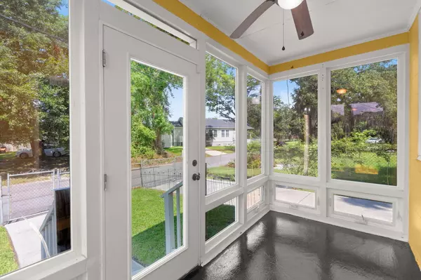 Charleston, SC 29407,958 Battery Ave