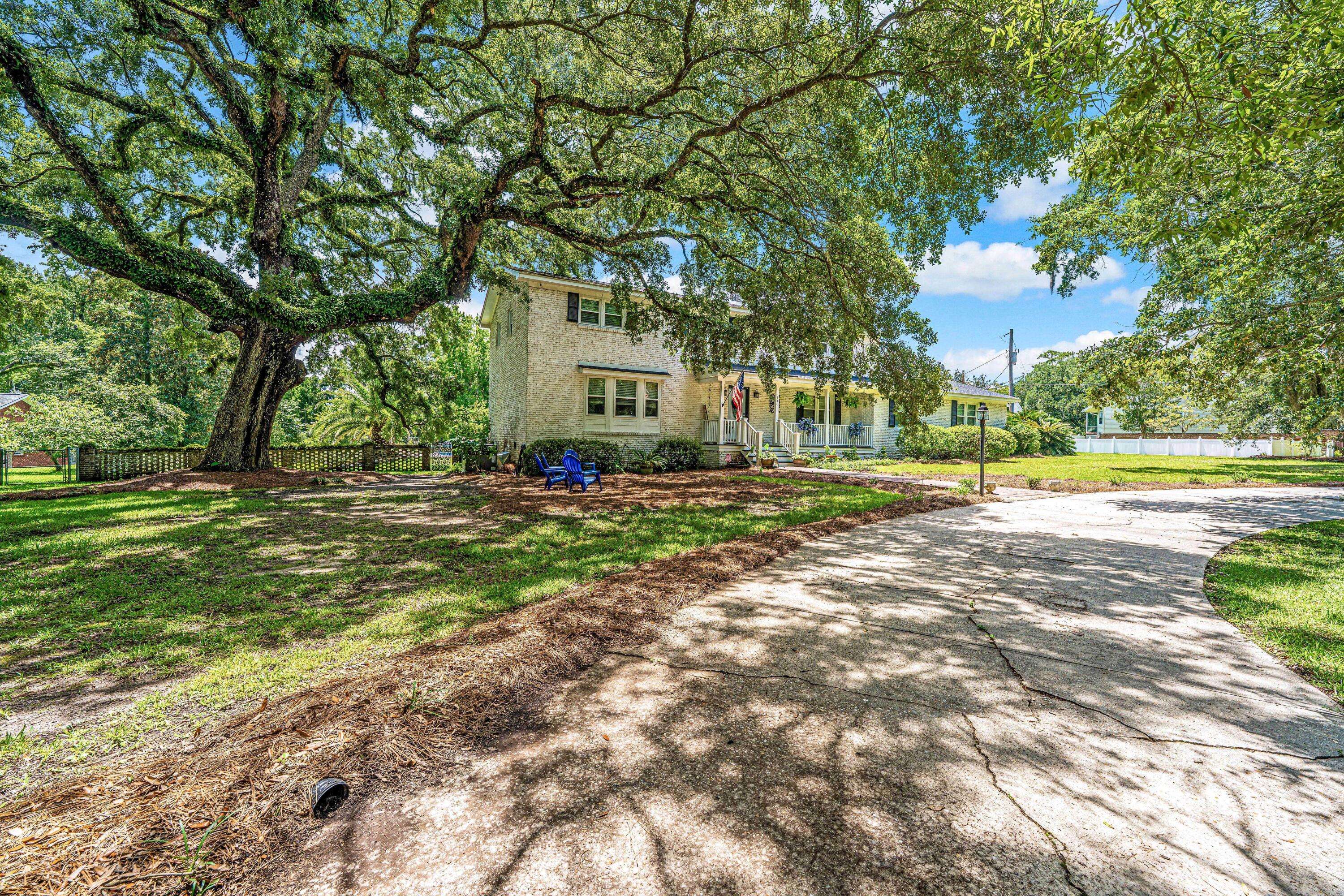 Goose Creek, SC 29445,113 The Oaks Ave