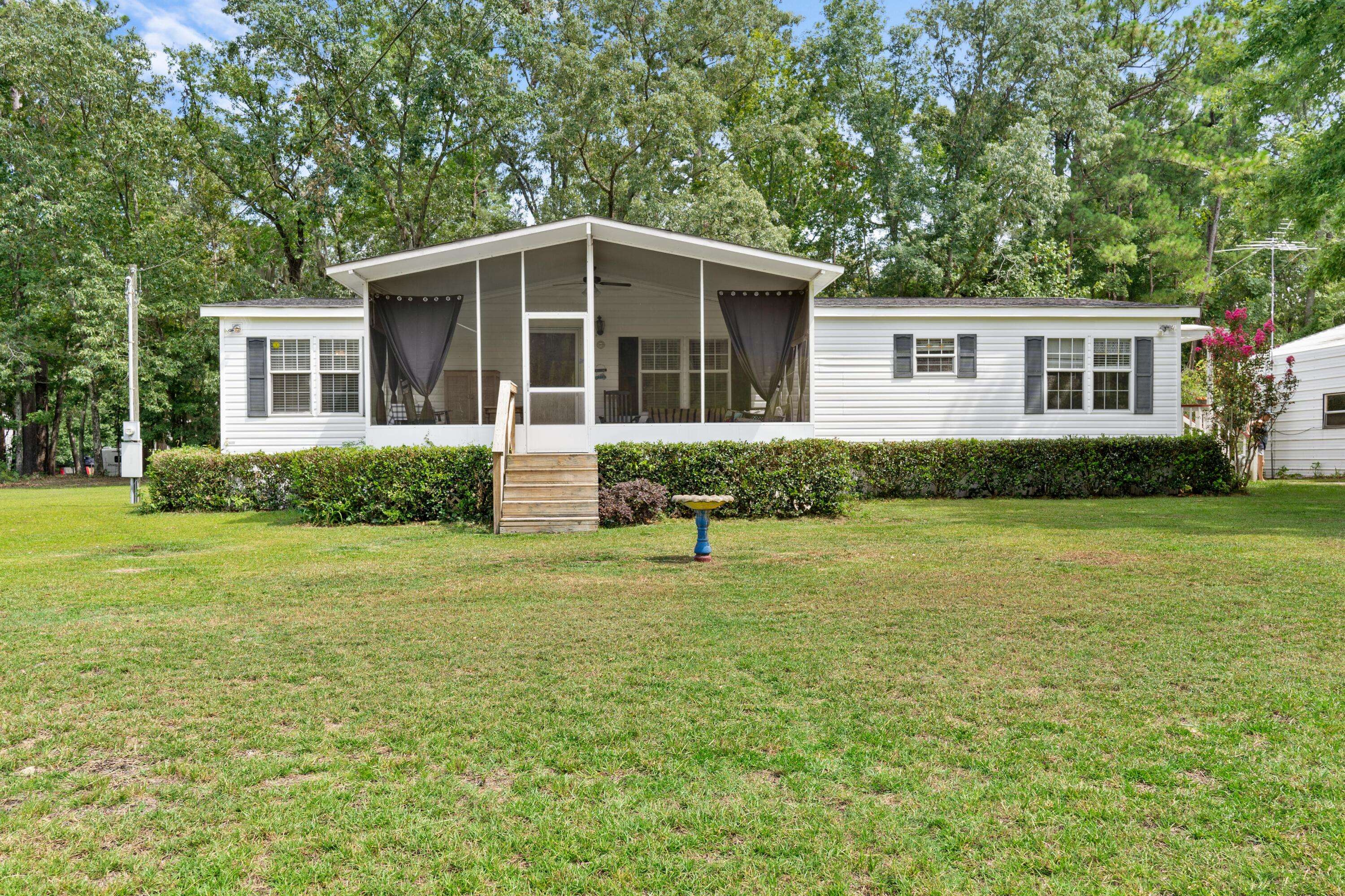 94 Quail Hollow Ln, Elloree, SC 29047