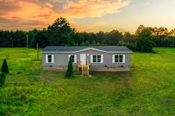 201 Grassy Ln, Bowman, SC 29018