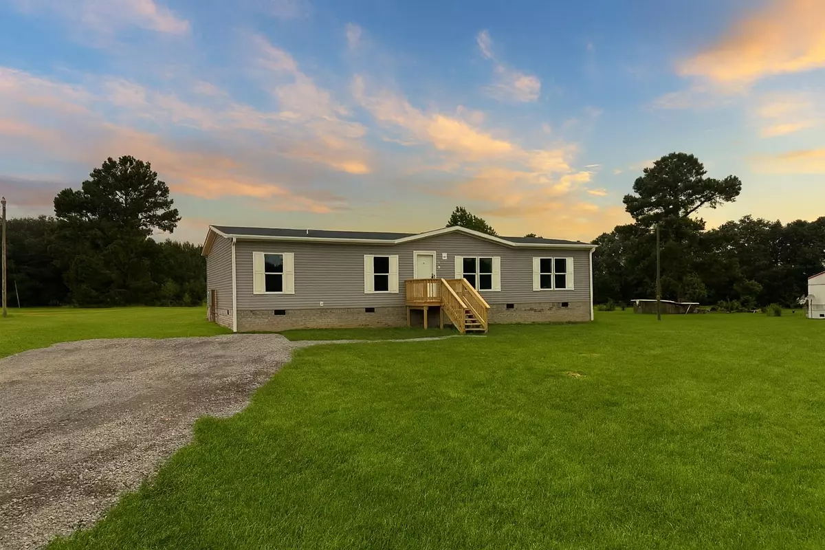 Bowman, SC 29018,201 Grassy Ln